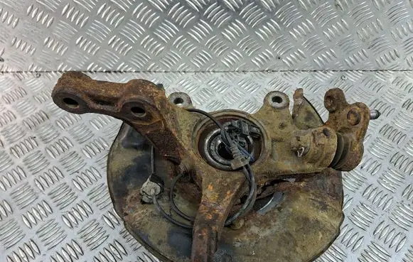 Honda CR-V Front wheel hub spindle knuckle 