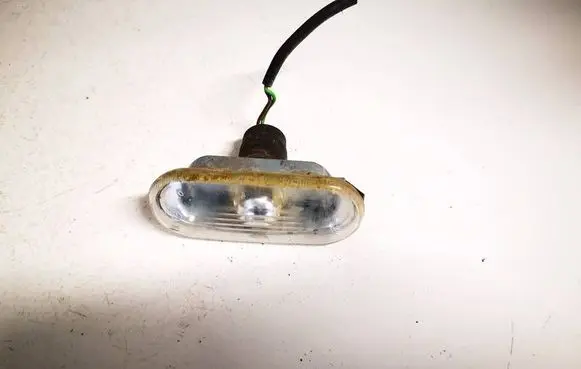 Volkswagen PASSAT B5.5 Front fender indicator light 1j0949117
