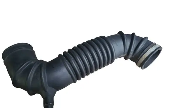 Mitsubishi Pajero Air intake hose/pipe ME200338