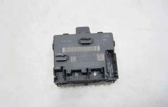 Volkswagen Tiguan Door control unit/module 5Q0959592F 300519EES356