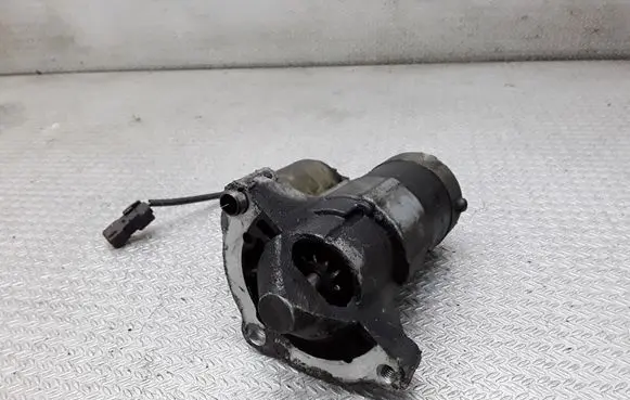 Citroen Xsara Picasso Starter motor M000T82081