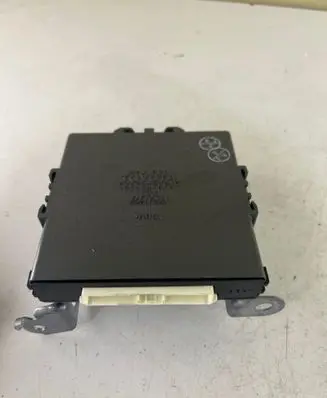 Toyota Prius (NHW20) Power management control unit 8967047010 1012380151