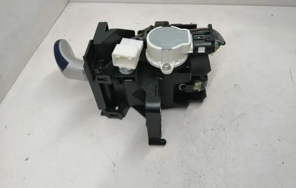 Toyota Prius (XW30) Gear selector 75C583LHD 75C583