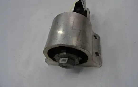 Ferrari California F149 Engine mount bracket 235647OE