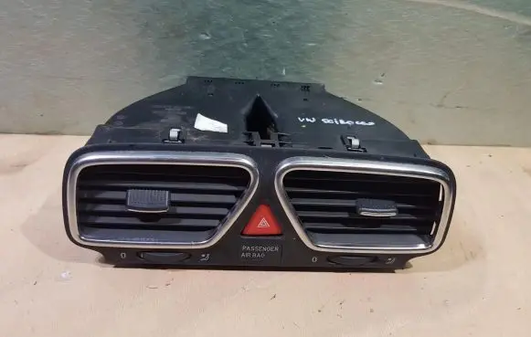 Volkswagen Scirocco Dash center air vent grill 1Q0819735C