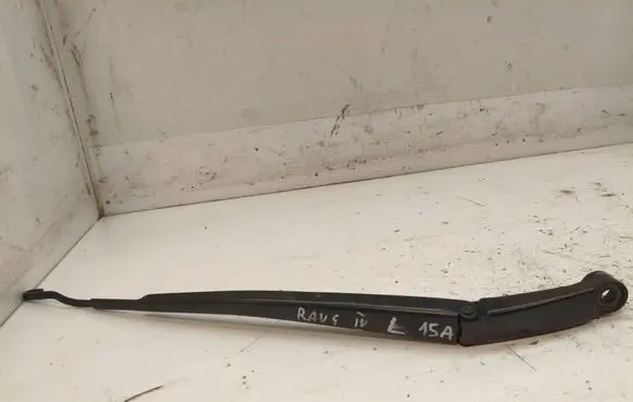 Toyota RAV 4 (XA40) Front wiper blade arm 5402318