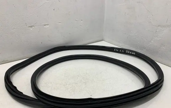 BMW 2 F46 Rear door rubber seal (on body) 
