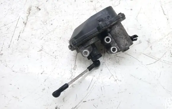 Skoda Octavia Mk2 (1Z) Turbo charger electric actuator 06F133482B