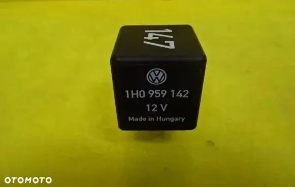 Volkswagen Golf III Other relay 1H0959142 898779000