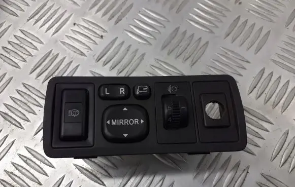 Toyota Yaris A set of switches 777669