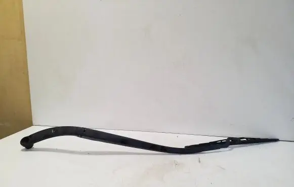 Front wiper blade arm