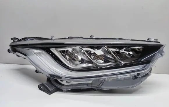 Toyota Yaris XP210 Headlight/headlamp