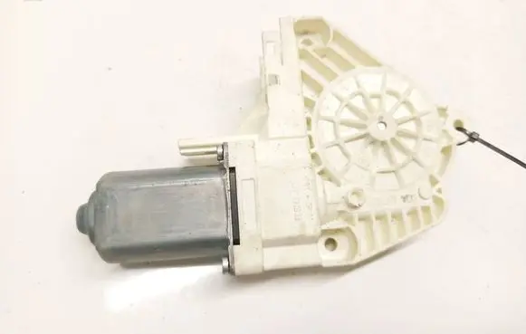 Land Rover Discovery 3 - LR3 Front door window regulator motor 0536010001