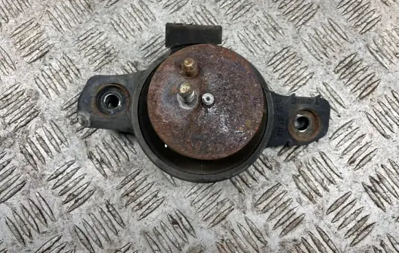 Subaru Forester SJ Engine mount bracket