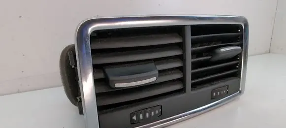 Audi Q7 4L Rear air vent grill 4L0819203