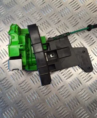 Alfa Romeo Giulietta Front door lock 50511843