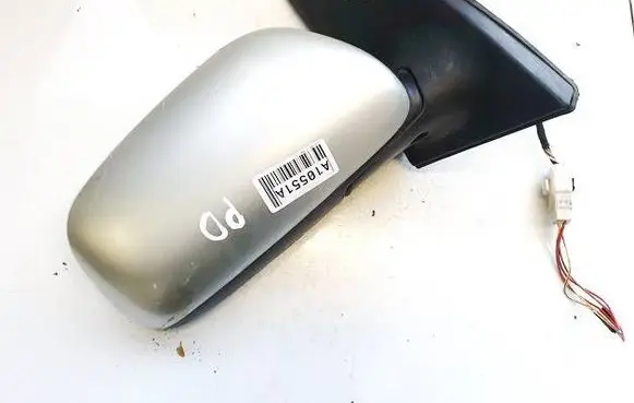 Toyota Corolla E120 E130 Front door electric wing mirror e11015829