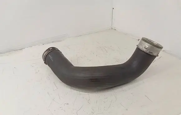 Mercedes-Benz ML W164 Intercooler hose/pipe A1645281582