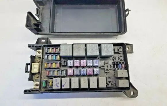 KIA Sorento Fuse box set 911603E040 nr1539