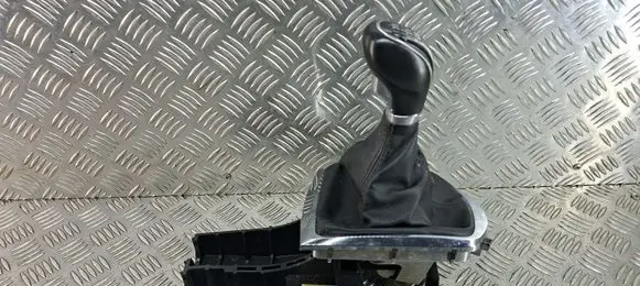 Opel Antara Gear shifter/selector 8126201000