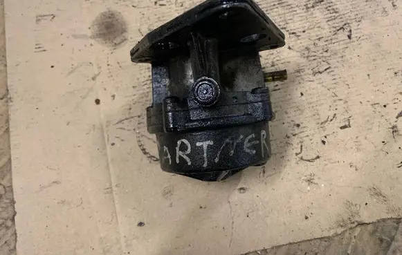 Peugeot Partner Vacuum pump 72164600
