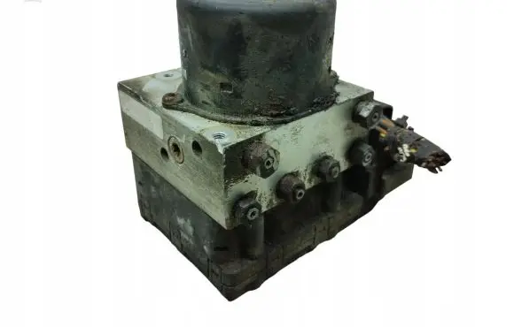 Volkswagen Golf III ABS Pump 3A0907379