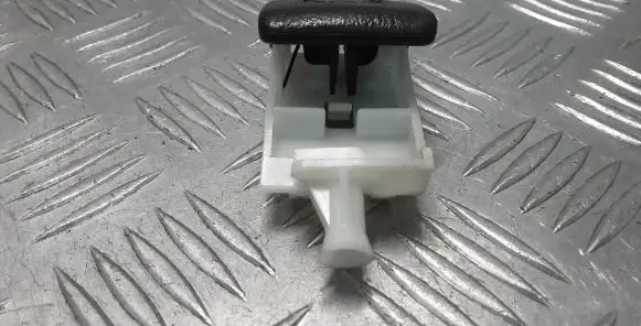Engine bonnet (hood) release handle