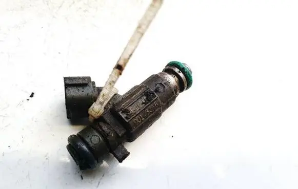 Subaru Legacy Fuel injector fbjc101 0013z16