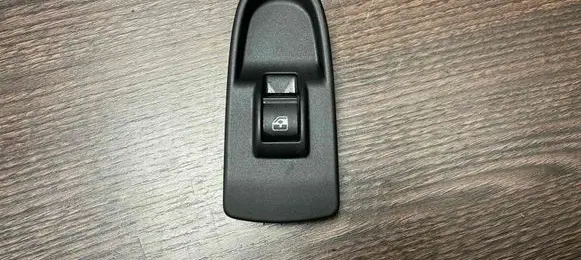Iveco Daily 35 - 40.10 Electric window control switch 5801484225