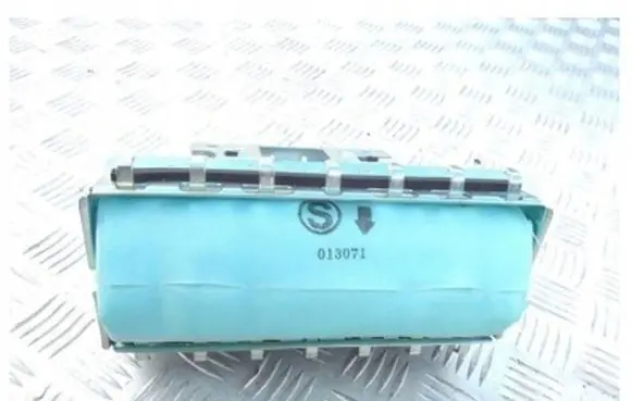 Nissan Almera Tino Passenger airbag