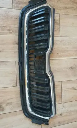 Skoda Kamiq Front bumper upper radiator grill 658853653A