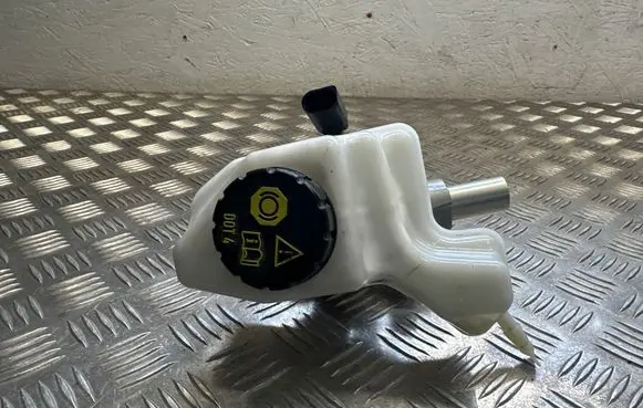Brake fluid reservoir