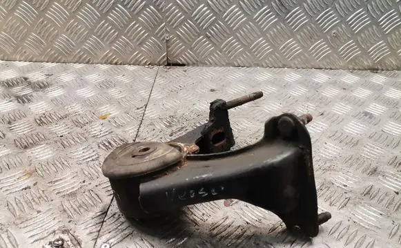 Toyota Corolla Verso AR10 Engine mount bracket