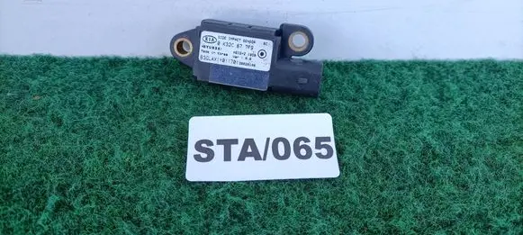 KIA Rio Airbag deployment crash/impact sensor K32C677F9