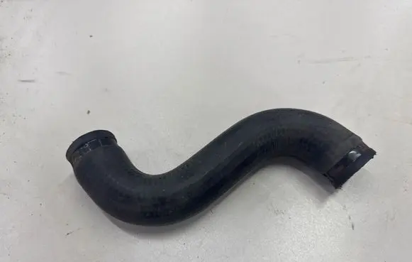 Mercedes-Benz E W124 Coolant pipe/hose 