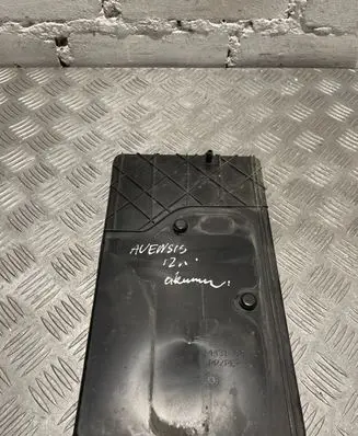 Battery box tray