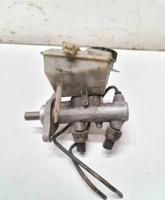 Master brake cylinder