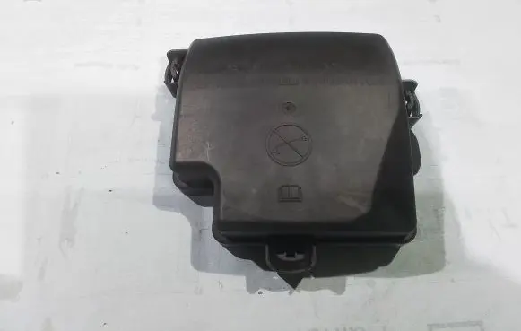 Iveco Daily 6th gen Fuse box cover 5801393356