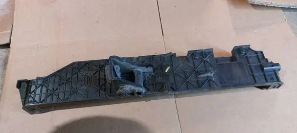 Radiator support slam panel bracket