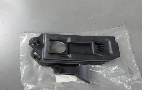 Opel Combo C Front bumper mounting bracket 13120852