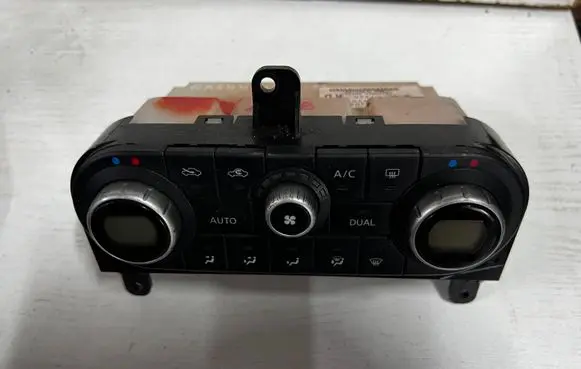 Nissan Qashqai Climate control unit 27500JD45B C7520 A02000A7707000