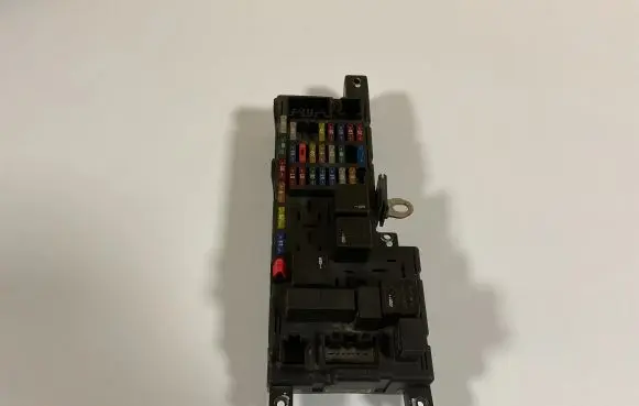 Volvo V70 Fuse module 8678449 518829007