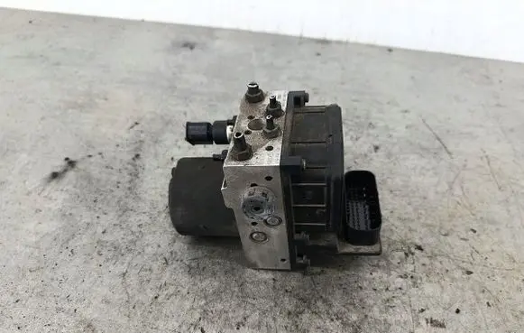 Audi A4 S4 B6 8E 8H ABS Pump 