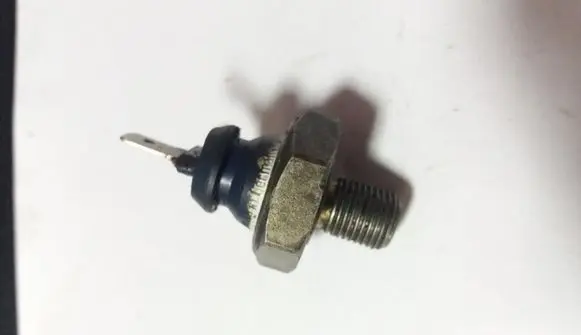 Audi A4 S4 B5 8D Coolant temperature sensor 028919081D