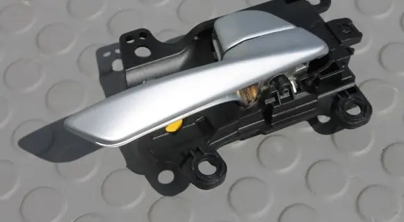 Hyundai Tucson TL Front door interior handle 82620D7010VCS 82620D7010 82620-D7010