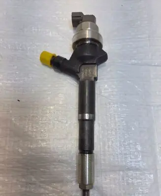 Opel Astra J Fuel injector 55567729