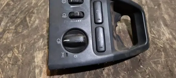 Volvo XC90 Light switch 30739304