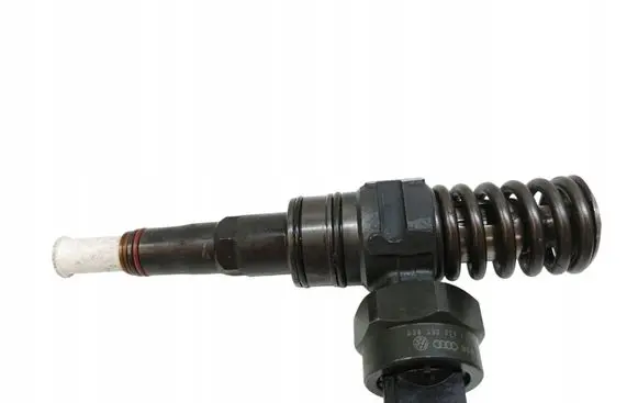Audi A4 S4 B6 8E 8H Fuel injector 038130073F