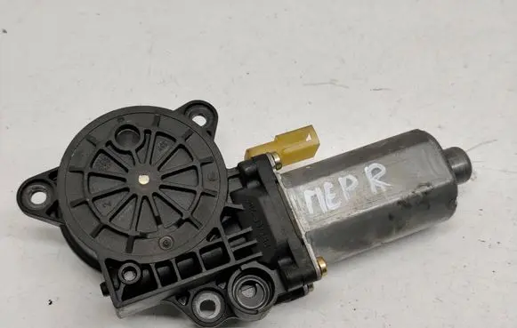 Ford Fiesta Front door window regulator motor 0130821939