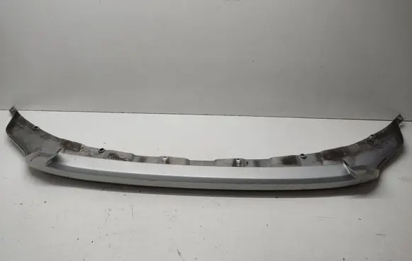 Front bumper lip